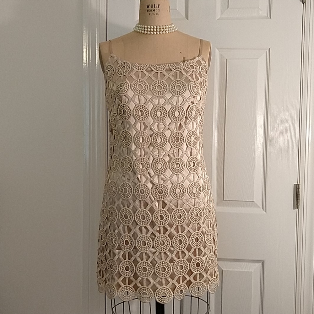 Lilly Pulitzer Gold Lace Dress Size 4 classy cocktail graduation wedding guest